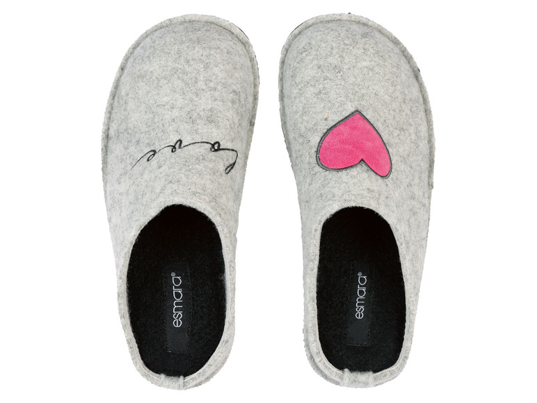 Graue Hausschuhe von Esmara mit Herzen.