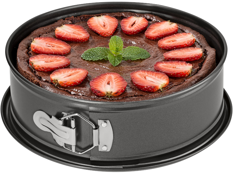 Schokoladenkuchen mit Erdbeeren in einer Springform.