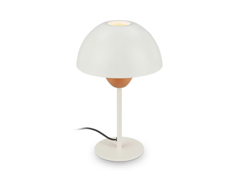 Weiße Tischlampe mit kuppelförmigem Schirm und rundem Fuß, mit Holz-Akzent.