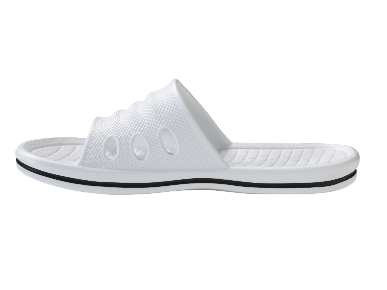 Weiße Herren-Badeschlappen mit schwarzem Streifen.