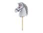 Graues Steckenpferd LENA Hobby Horsing mit rosa Stirnband.