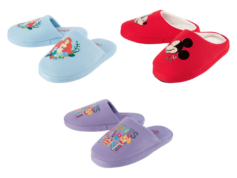 Hausschuhe mit Mickey Mouse, Arielle und Paw Patrol.