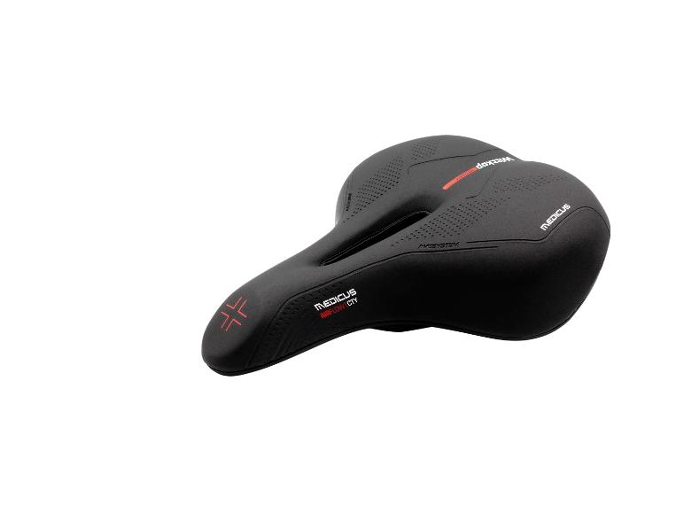 Schwarzer Fahrradsattel mit roten Akzenten und dem Text „MEDICUS AIRFLOW CTY“