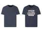 Zwei blaue T-Shirts, eines mit einer Tasche und eines mit dem Aufdruck 'Superior Urban League'.
