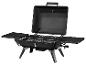 Tragbarer Gasgrill mit Deckel und Seitentischen.