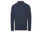 Ein dunkelblaues Poloshirt mit langen Ärmeln und orangefarbenem Saum.