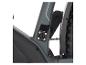 Detail eines grauen E-Bike-Rahmens mit Ladeanschluss und Kette.