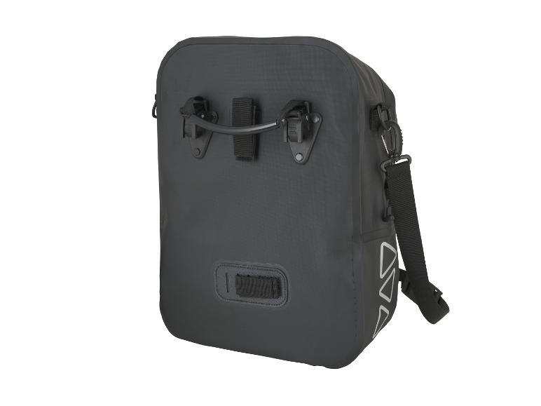 Schwarze wasserdichte Fahrradtasche mit Befestigungssystem und Schultergurt.
