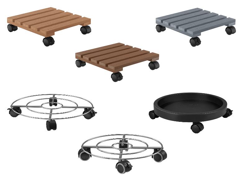 Vier verschiedene Pflanzenständer mit Rollen.