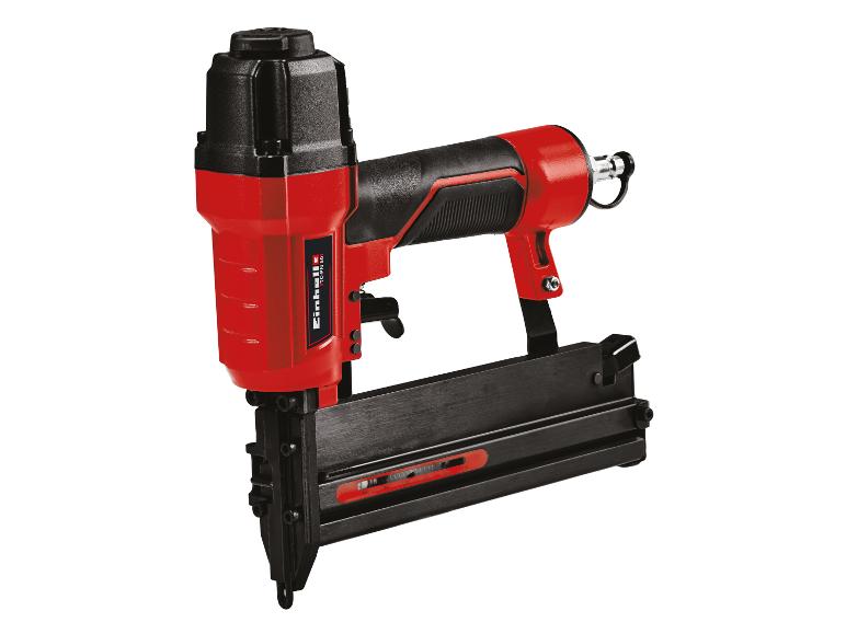 Rotes und schwarzes Druckluftnagelgerät mit klarer Nagelstandsanzeige.