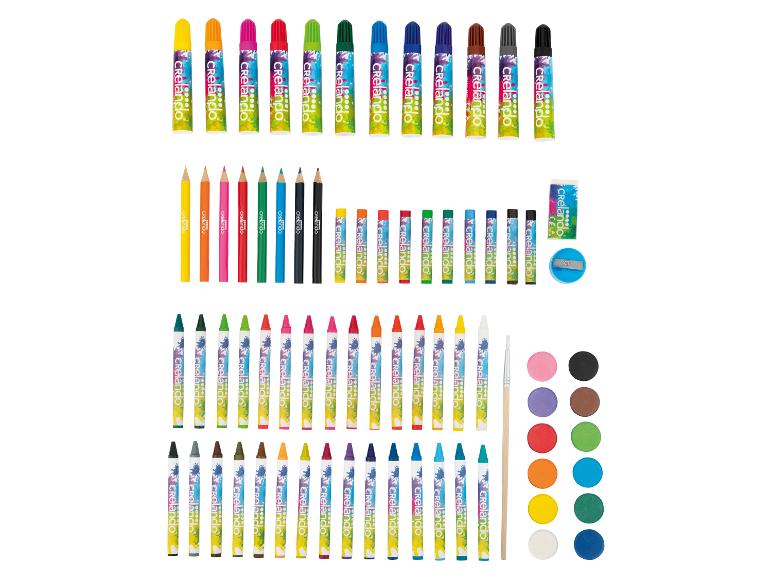 Ein Sortiment an Kunst- und Bastelartikeln, darunter Farben, Buntstifte, Wachsmalstifte und Wasserfarben.