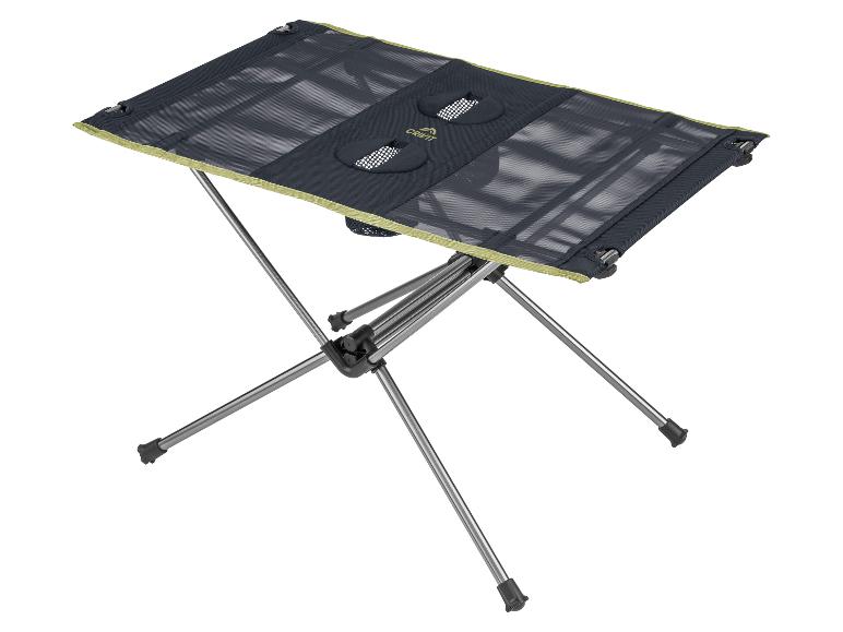 Klappbarer Campingtisch mit Netzoberfläche und Getränkehaltern.