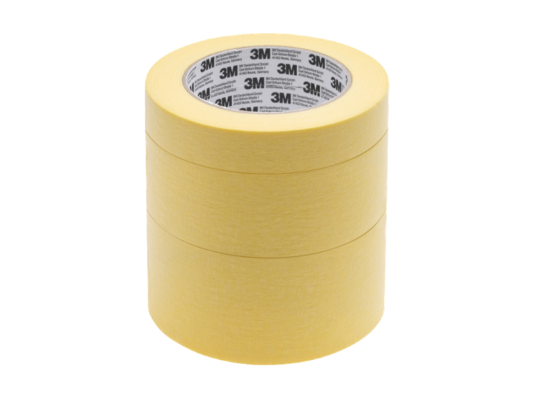 Gelbes Papierklebeband mit wiederholtem Firmennamen und Adresse.