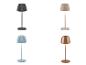 Vier tragbare, wiederaufladbare Tischlampen in verschiedenen Farben: Dunkelgrau, Beige, Hellblau und Kupfer.