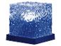Blaue strukturierte Glaswürfellampe mit dunkelblauem Sockel