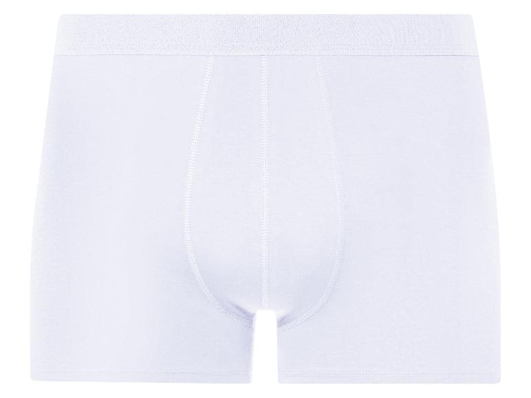 Einfache weiße Boxershorts.
