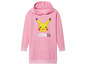 Ein rosafarbener Hoodie mit Pikachu-Print und dem Pokémon-Logo.