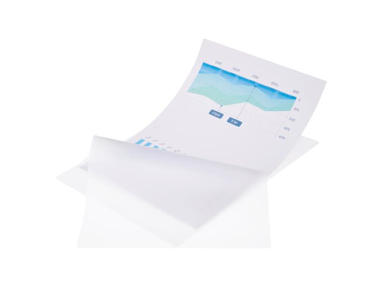 Diagramm mit Verkaufsdaten in einer transparenten Mappe