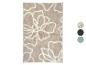 Beige Teppich mit Blumenmuster, in verschiedenen Farben erhältlich.