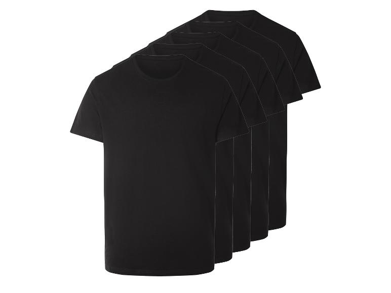 Ein Paket mit fünf schwarzen T-Shirts