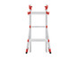 Eine Aluminium-Falt-Leiter mit roten Details.