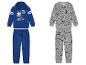 Kinder-Trainingsanzug: blaue Kapuzenjacke mit Waschbär-Motiv und graue Hose mit Tierprint.