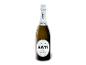 Flasche Sekt mit weißem Etikett und Text