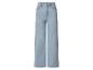 Hellblaue, weite Jeans mit hohem Bund