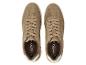 Ein Paar hellbraune Herren-Low-Top-Sneaker mit Schnürsenkeln und weißen Sohlen.