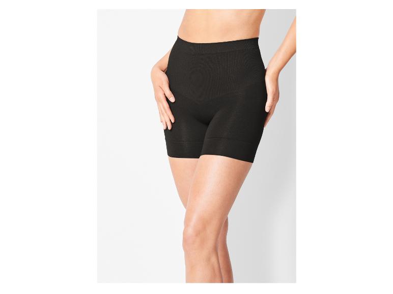Schwarze nahtlose Shorts für Damen.