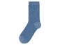 Eine blaue Socke mit gerippter Textur.