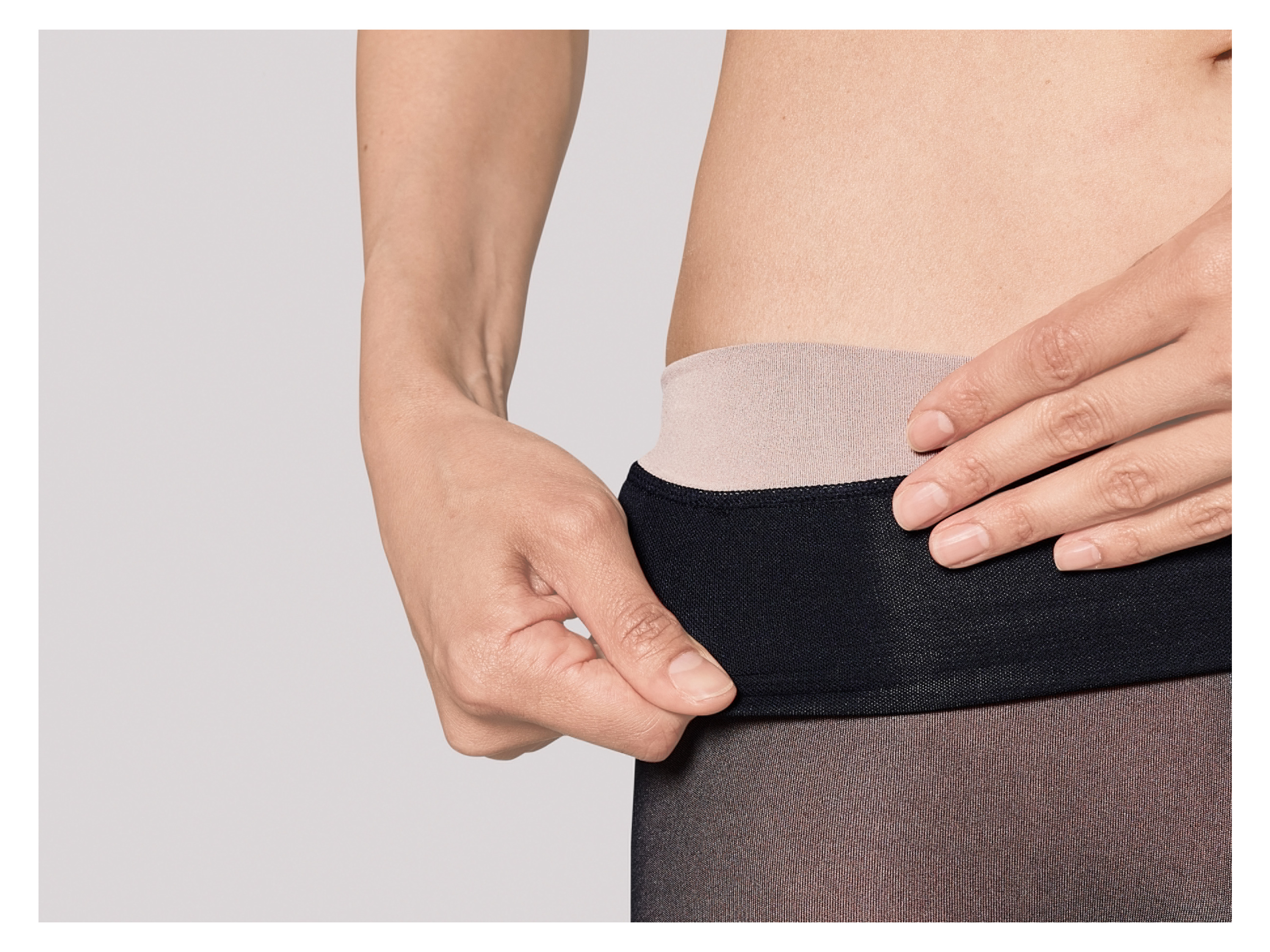 Thumbnail - esmara® Damen Thermostrumpfhose 70DEN (M (40/42), Punkte/schwarz)