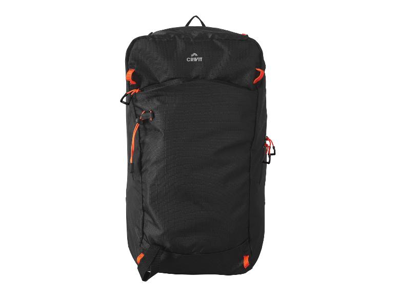 Schwarzer Crivit Rucksack mit orangefarbenen Details und Logo.