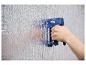 Handtacker RPC7 befestigt Isolierung an der Wand.
