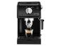Schwarze De'Longhi Espressomaschine mit einer Glastasse