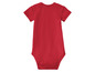 Ein rotes Baby-Bodysuit mit kurzen Ärmeln.