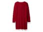 Rotes Strickkleid mit langen Ärmeln, weißem Kragen, Manschetten und Saum.