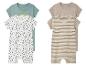 Zwei Baby-Sets: eines mit Sternen- und Mondmuster, das andere gestreift.