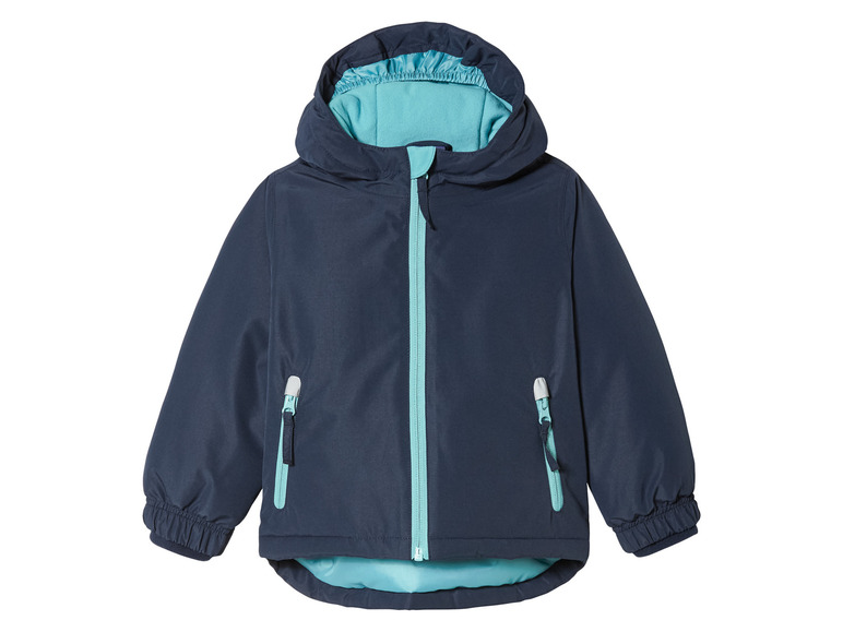 Eine dunkelblaue Winterjacke mit Kapuze