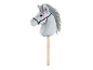Graues LENA Steckenpferd Hobby Horsing mit rosa glitzerndem Zaumzeug.