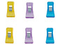 Sechs bunte Plastikclips, zwei gelbe, zwei lila und zwei blaue.
