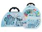 Stitch Kunstset mit Buntstiften, Markern und Wachsmalstiften, mit tropischem Blattdesign.