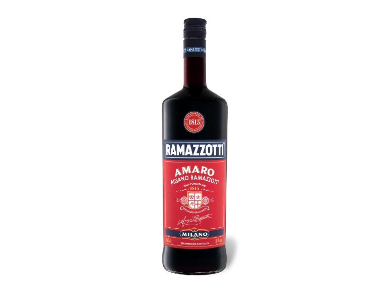 Flasche Kräuterbitterlikör mit rotem Etikett und der Aufschrift „Milano“.