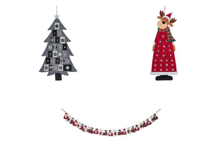 Weihnachtliche Adventskalender: grauer Tannenbaum, rotes Rentier und Säckchen-Girlande.
