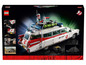 LEGO Ghostbusters Ecto-1 Auto mit Geisterdetektoren und Minifiguren.