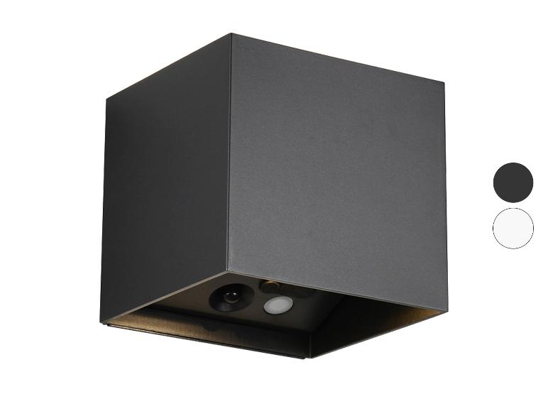 Schwarze quadratische Außenwandleuchte mit Bewegungssensor, erhältlich in Schwarz und Weiß.