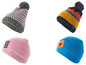 Vier verschiedene Strickmützen mit Bommel.