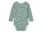 Ein gestreiftes Baby-Bodysuit mit langen Ärmeln.