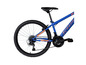 Ein blaues Scrapp Sport XC24 Mountainbike mit schwarzen Reifen.
