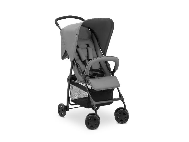 Grauer Buggy mit schwarzem Gestell und Rädern, Verdeck und Einkaufskorb.